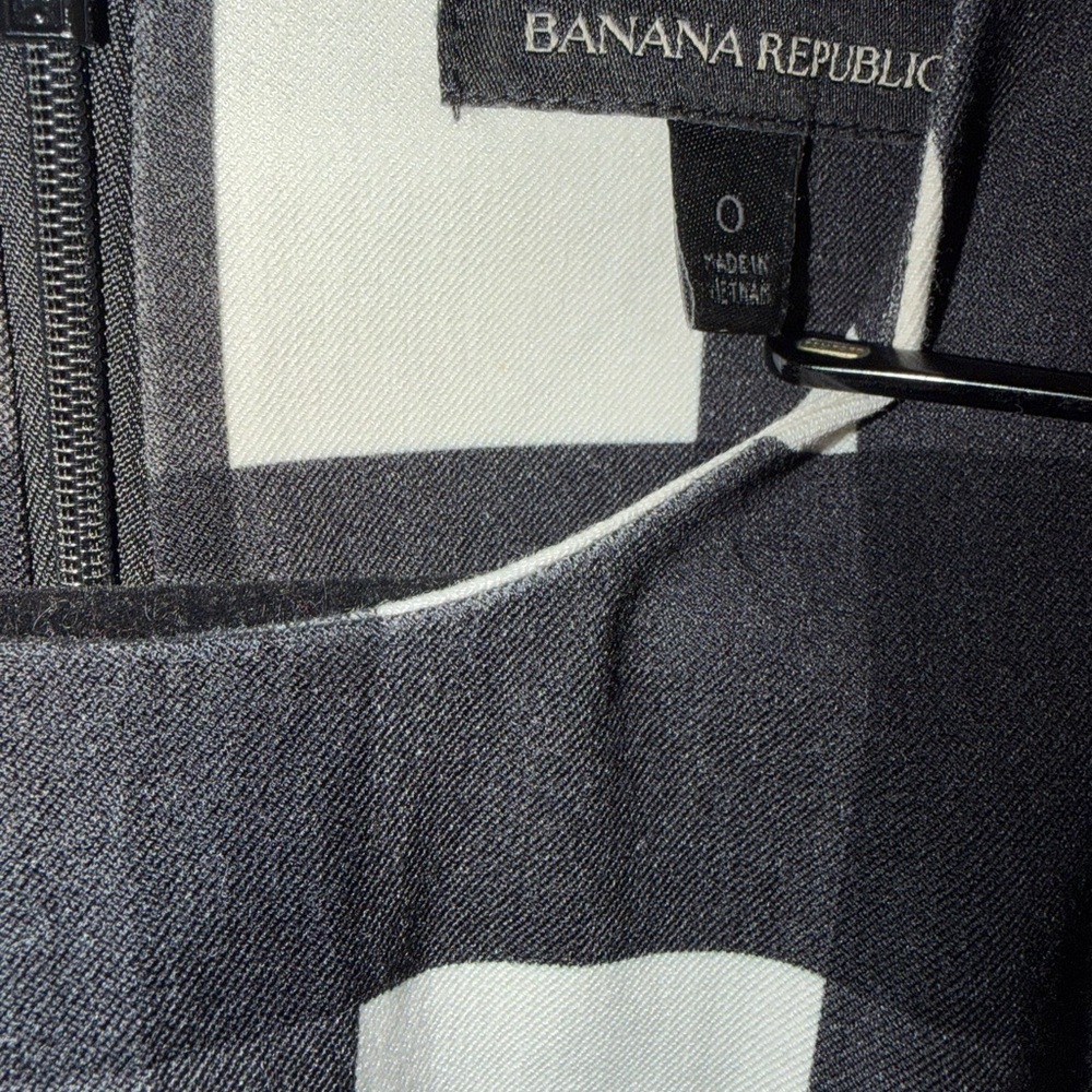 Banana Republic Black and White Gingham Midi Dress. Gently used. - Picture 4 of 7